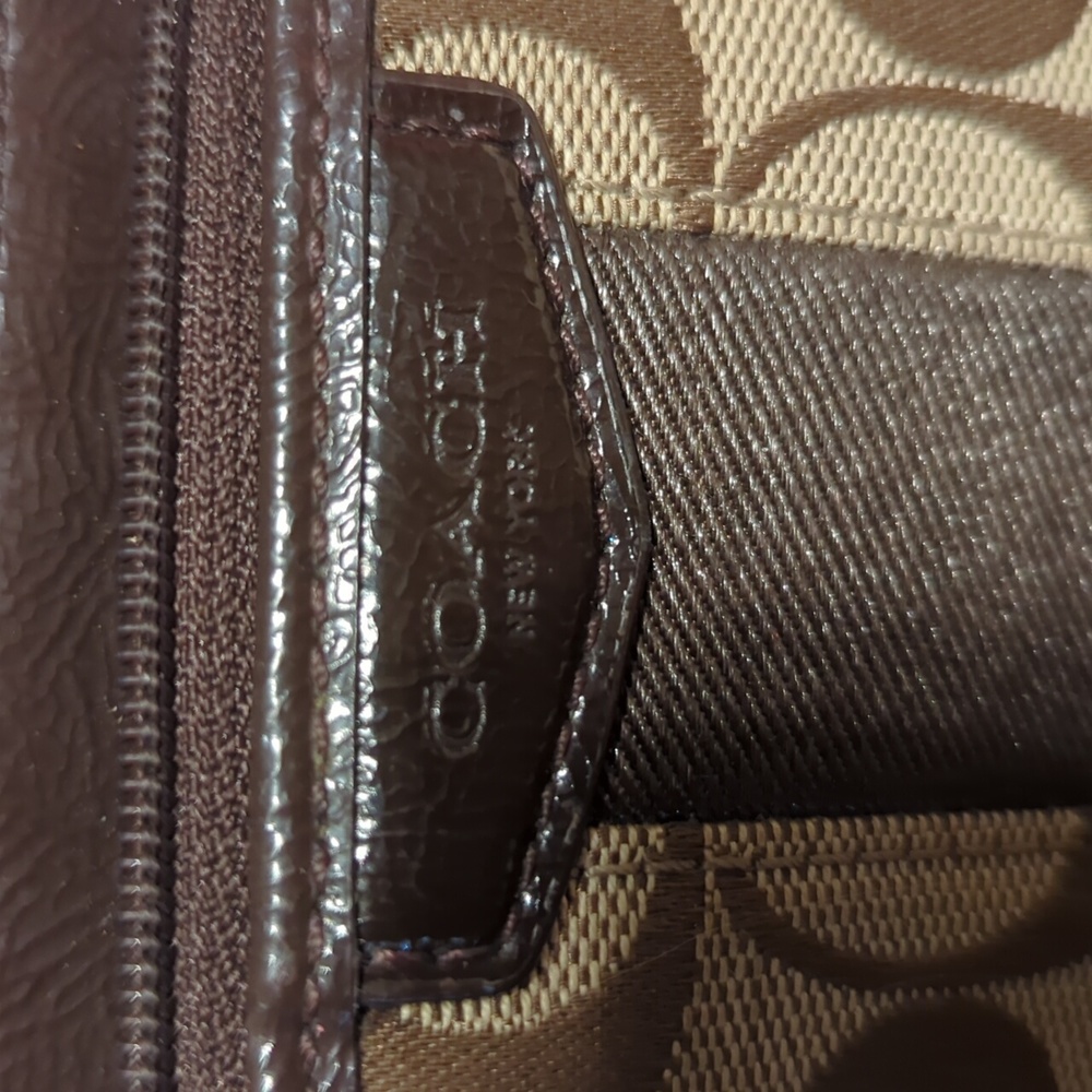 Coach khaki/mahogany double zip wallet - Picture 2 of 10